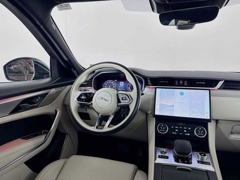 Used 2024 Jaguar F-PACE R-Dynamic S image 23