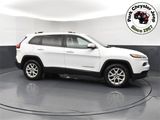 Used 2016 Jeep Cherokee Latitude image 3
