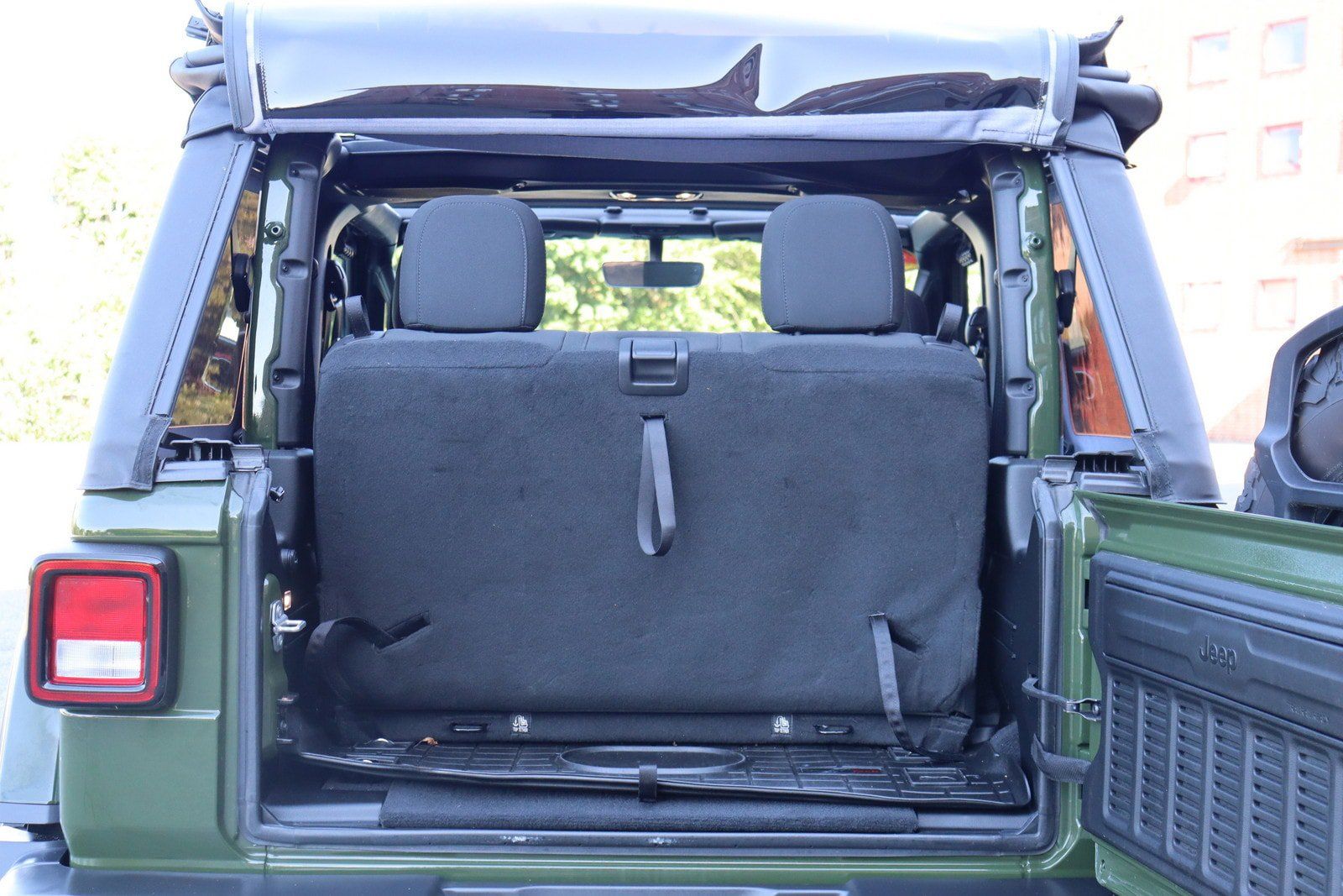 Used 2021 Jeep Wrangler Rubicon AWD/4WD image 37