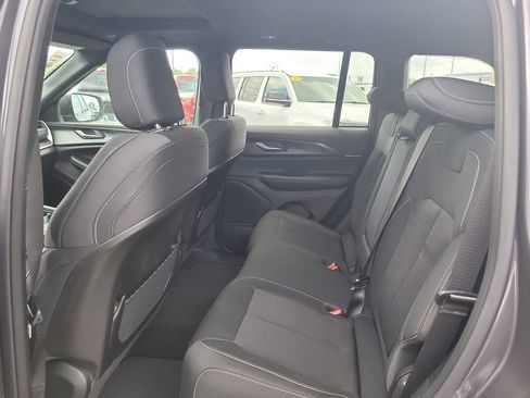 New 2026 Jeep Grand Cherokee Laredo AWD/4WD image 16