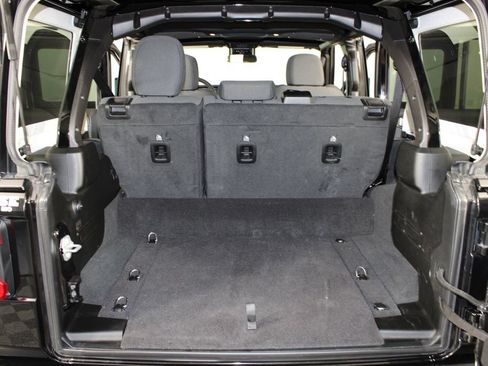 Used 2025 Jeep Wrangler Unlimited Sahara w/ Safety Group AWD/4WD image 17
