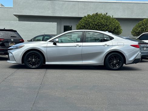 Used 2025 Toyota Camry LE FWD image 2