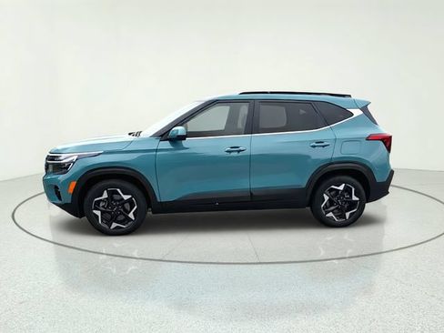 Certified 2025 Kia Seltos EX AWD/4WD image 2