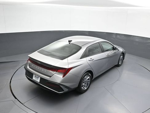 Certified 2024 Hyundai Elantra SEL FWD image 37