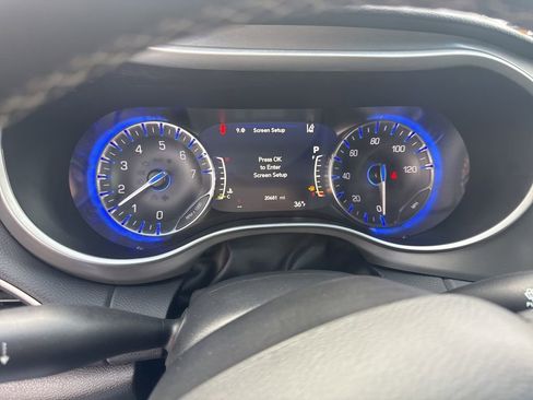 Used 2025 Chrysler Pacifica Select image 20