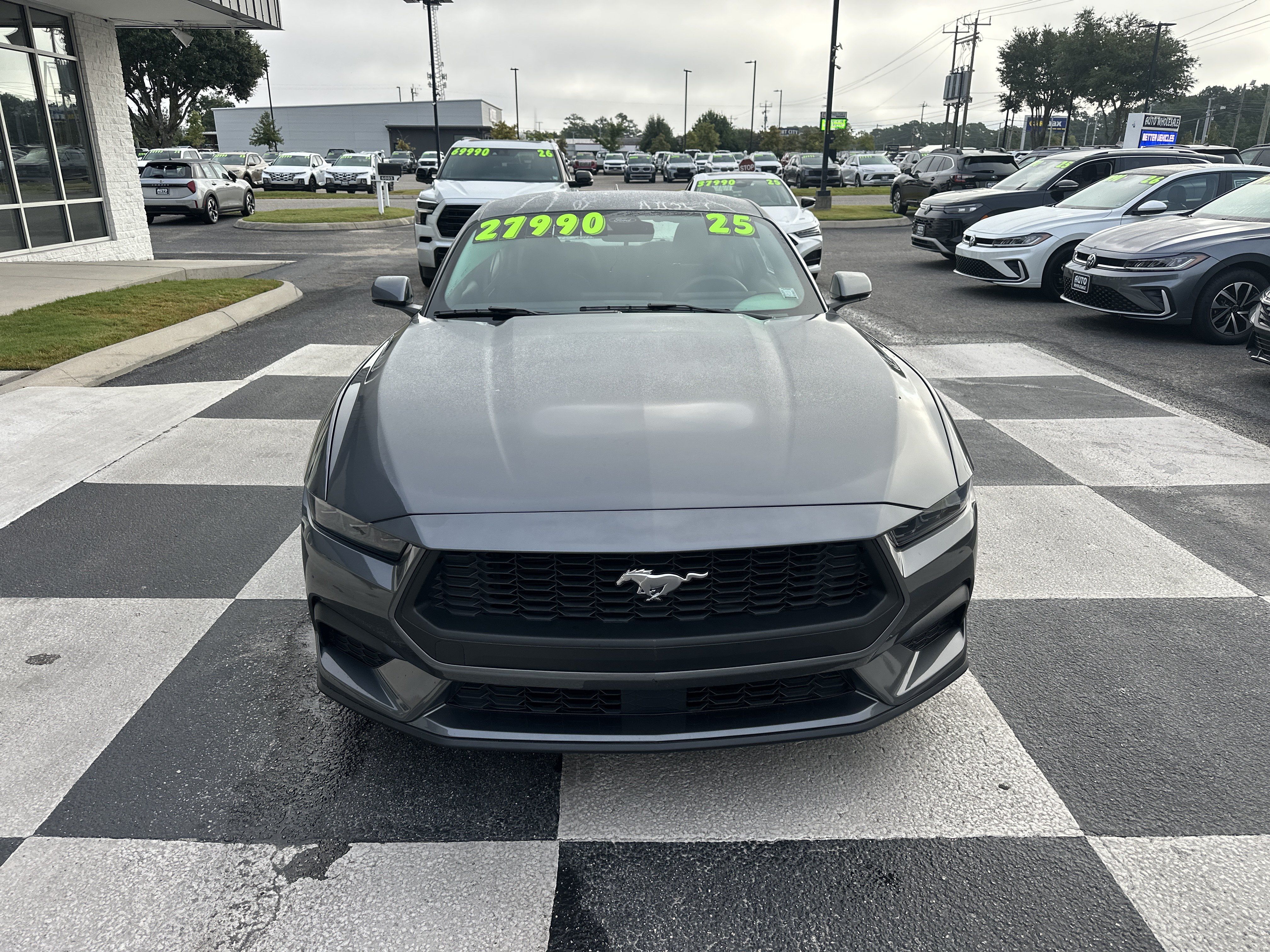 Used 2025 Ford Mustang Coupe RWD image 2