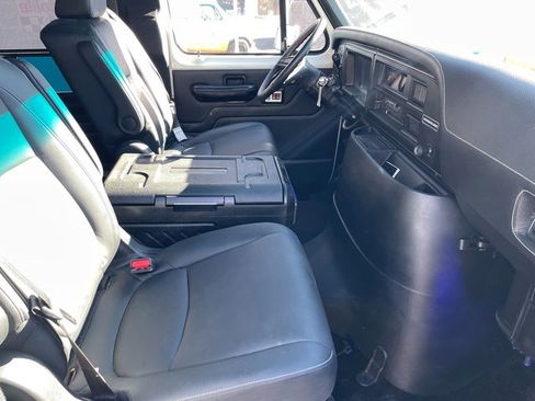 Used 1989 Ford E-150 and Econoline 150 image 14