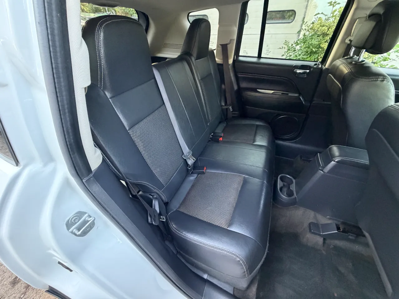 Used 2016 Jeep Compass Latitude AWD/4WD image 30