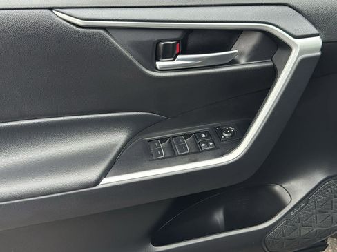 Used 2025 Toyota RAV4 XLE image 11
