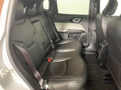 Used 2025 Jeep Compass Limited image 25