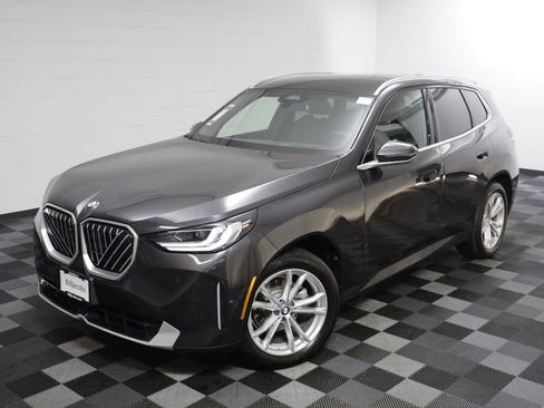 Certified 2025 BMW X3 xDrive30i w/ Premium Package AWD/4WD image 2