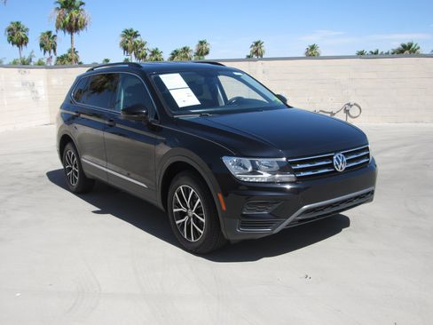 Used 2020 Volkswagen Tiguan SE FWD image 2