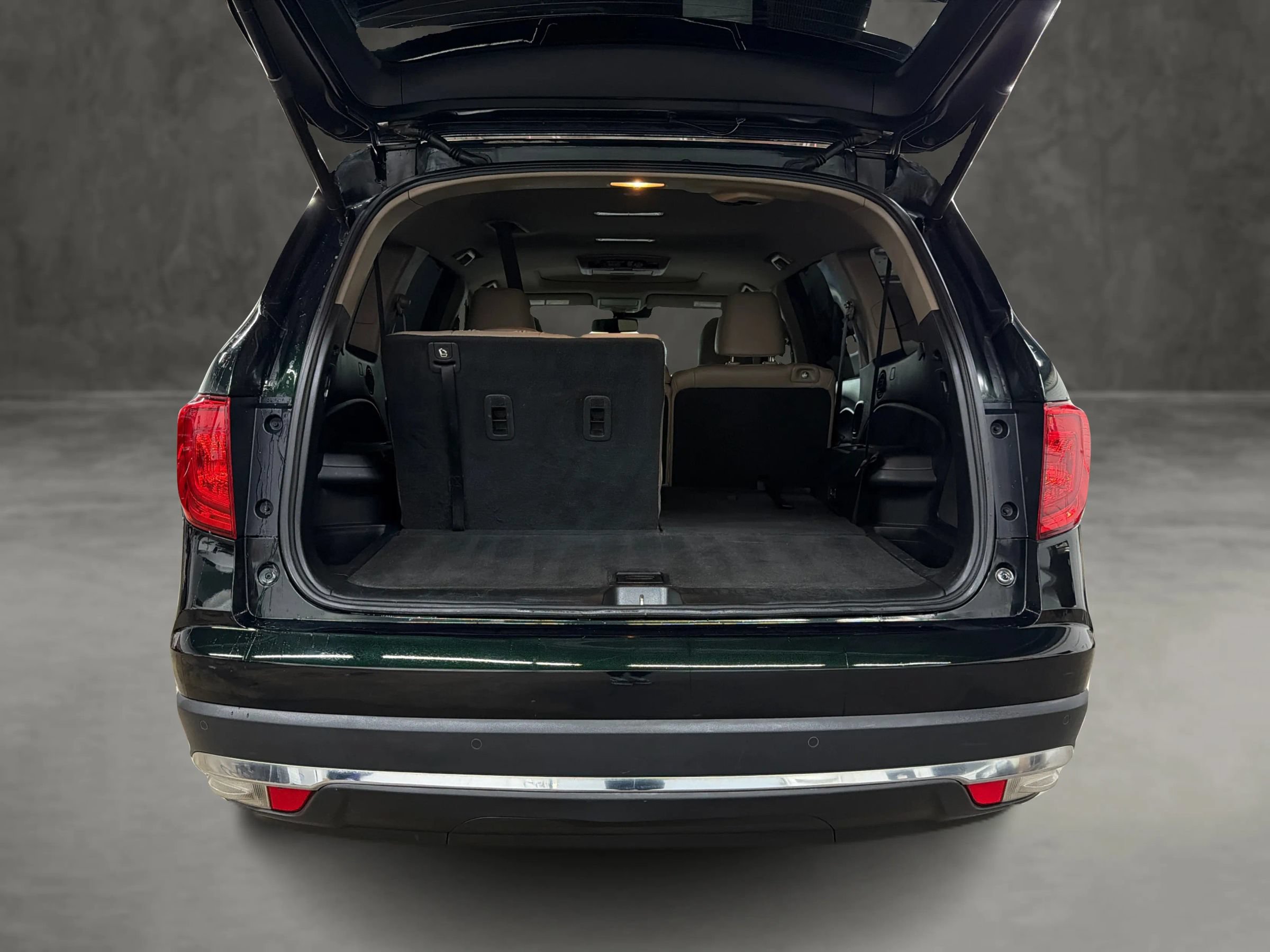Used 2017 Honda Pilot Touring image 12