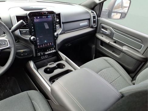 New 2025 RAM 2500 Big Horn AWD/4WD image 12