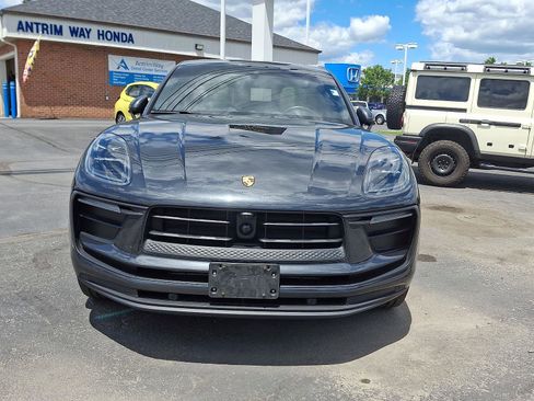 Used 2023 Porsche Macan AWD/4WD image 2