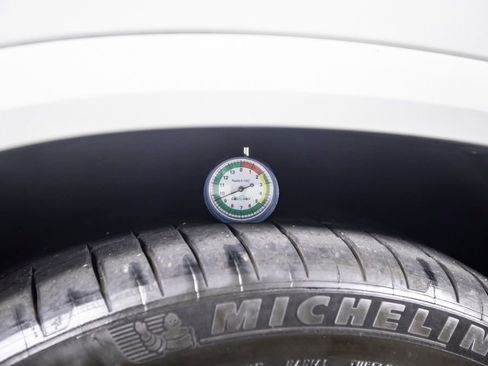 Used 2025 BMW X4 M w/ Executive Package image 48