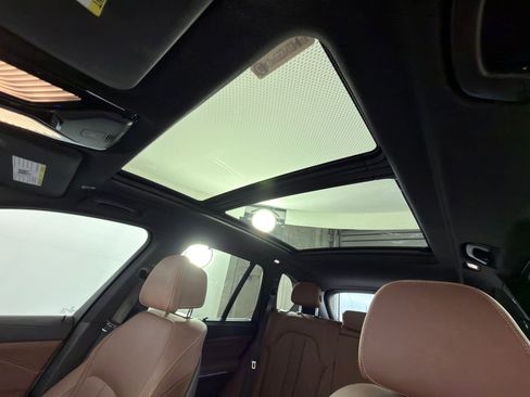 Used 2022 BMW X5 sDrive40i w/ M Sport Package image 12