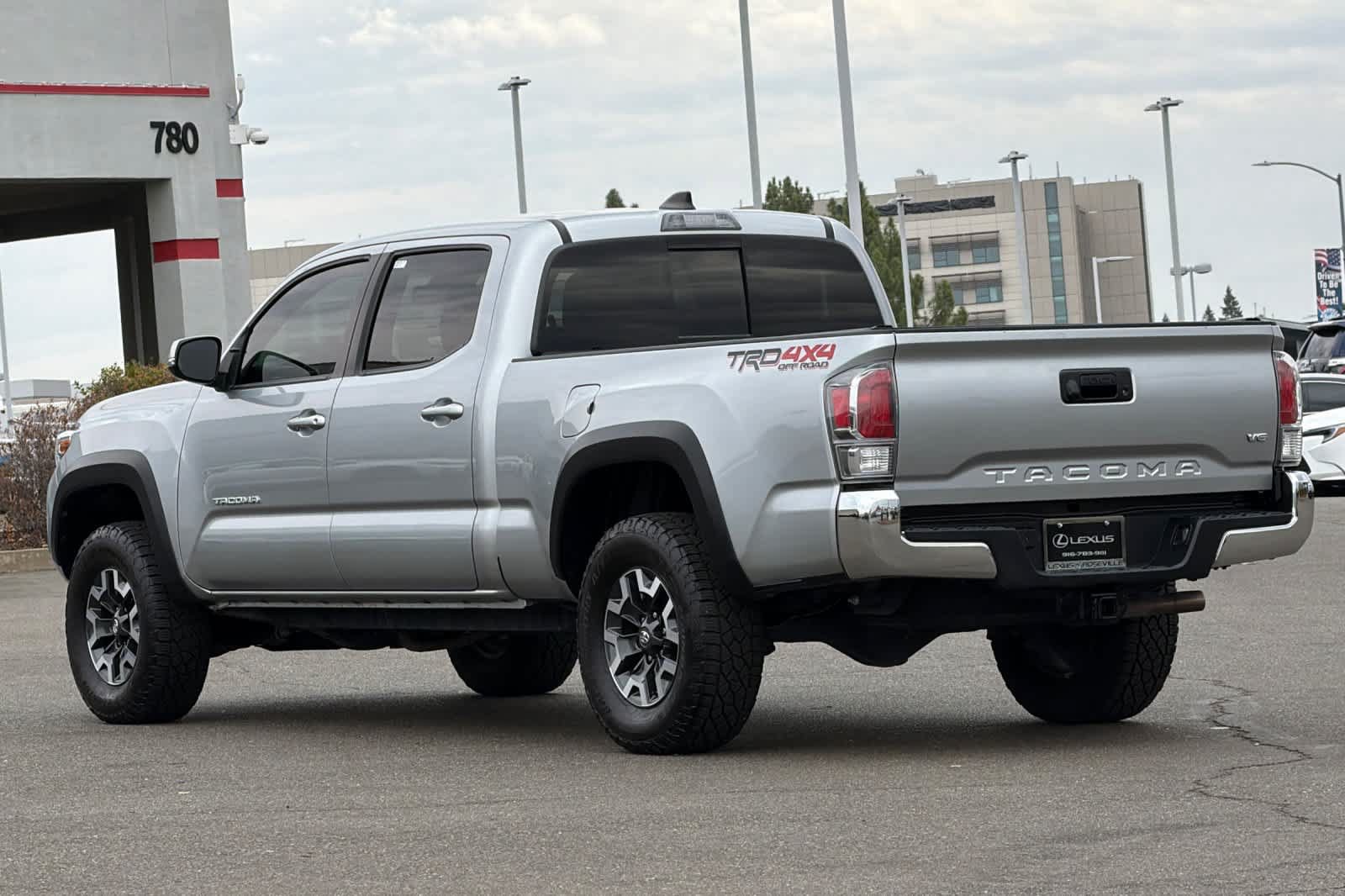 Used 2022 Toyota Tacoma TRD Off-Road AWD/4WD image 7