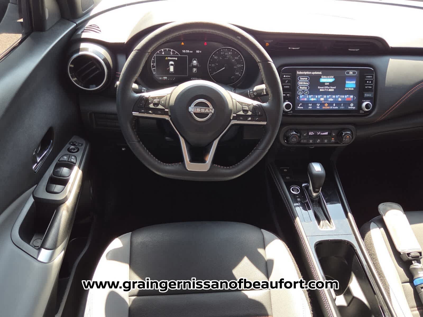 Used 2023 Nissan Kicks SR w/ SR Premium Package FWD image 5