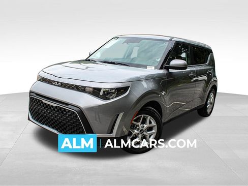 Used 2025 Kia Soul LX w/ LX Technology Package FWD image 1