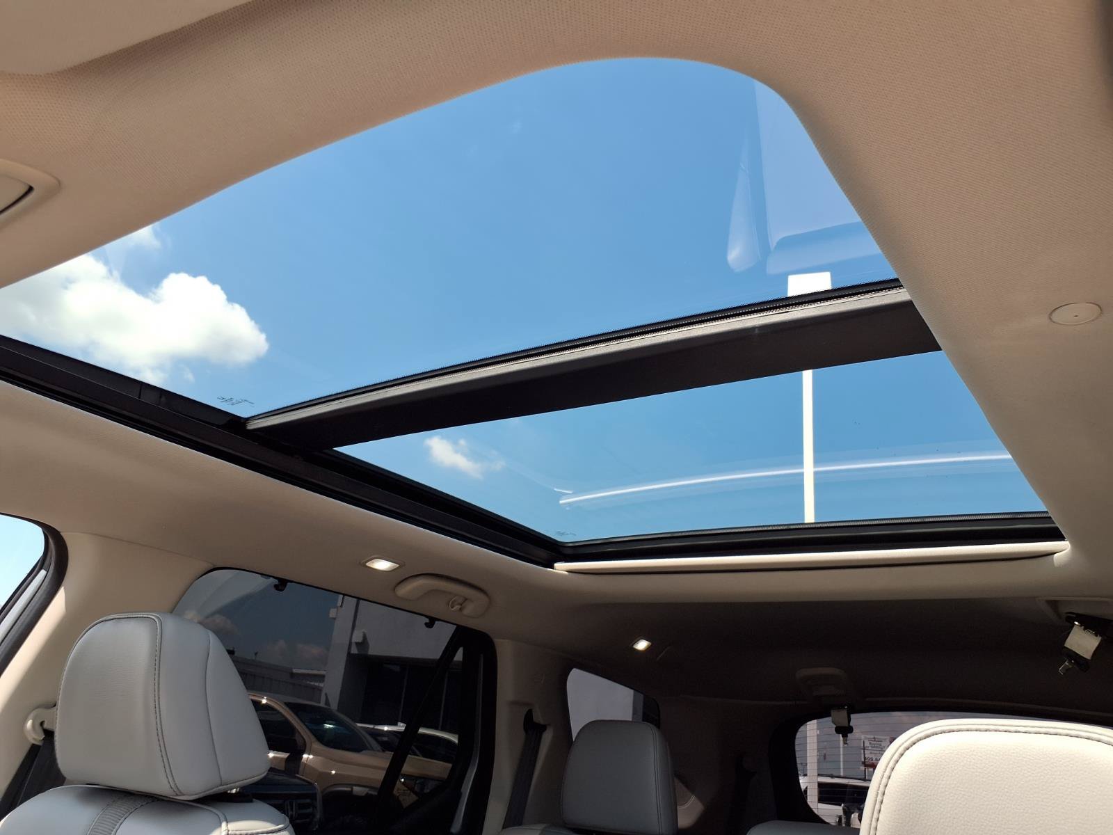 Used 2023 Honda Pilot Touring image 19