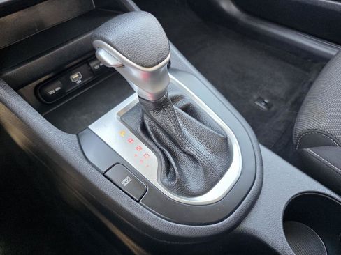 Used 2022 Kia Forte LXS FWD image 15