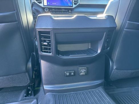 Used 2025 Toyota Tundra Limited image 35