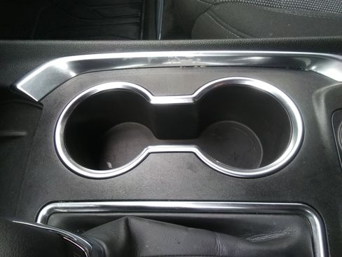 Used 2022 Chevrolet Traverse LT image 18