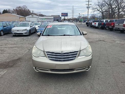 Used 2009 Chrysler Sebring Touring image 2