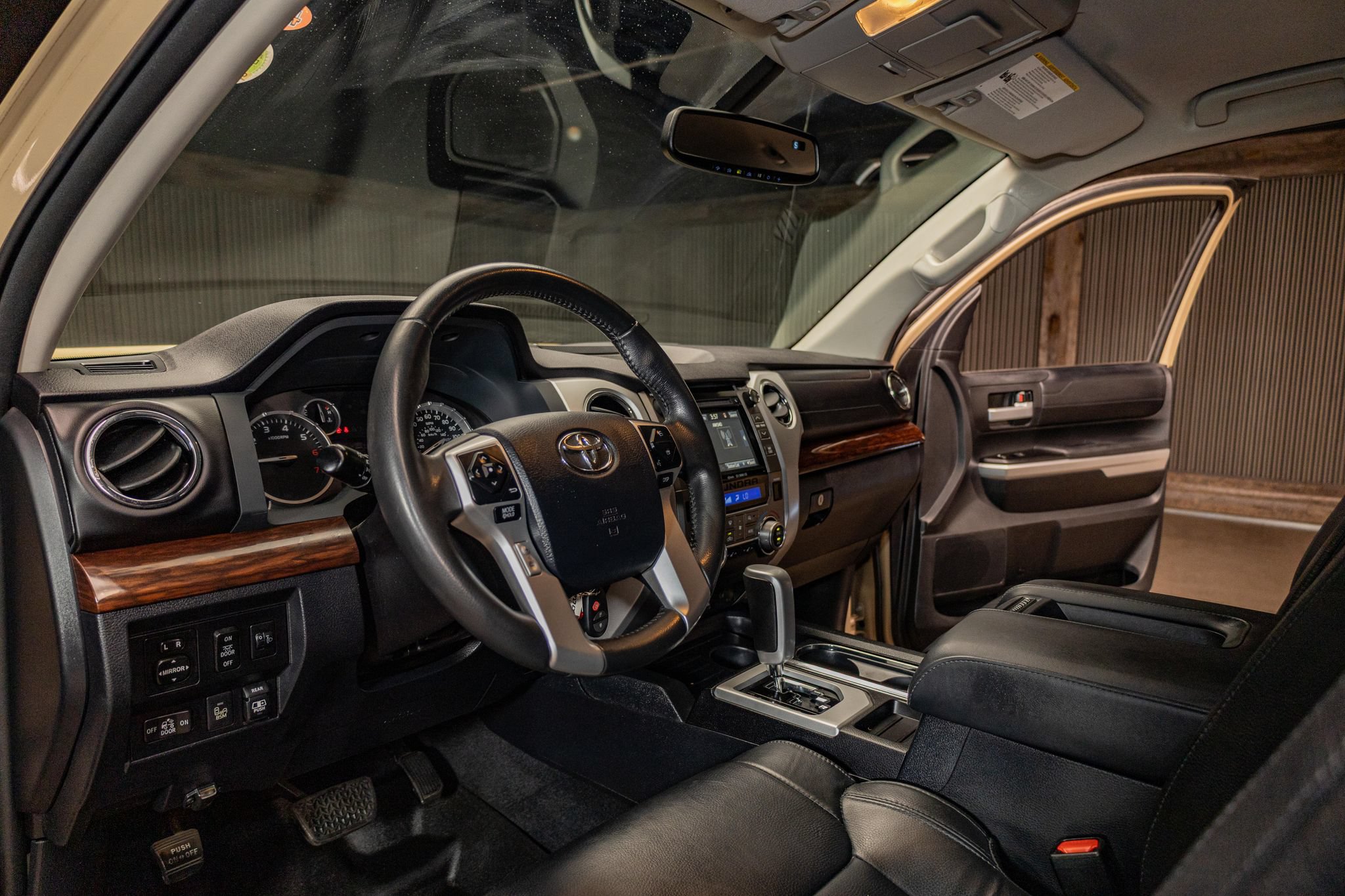 Used 2017 Toyota Tundra Limited w/ Limited Premium Package AWD/4WD image 12