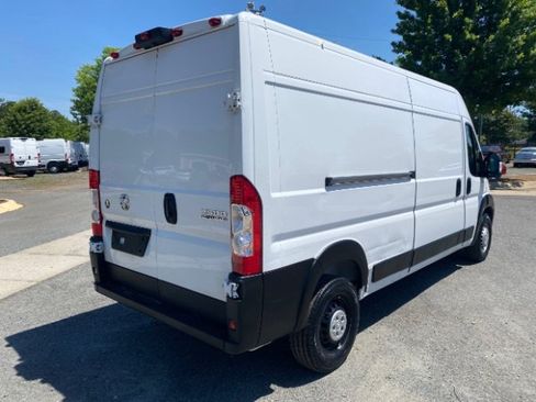 Used 2024 RAM ProMaster 2500 w/ Convenience Group FWD image 4
