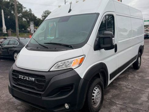 Used 2025 RAM ProMaster 2500 w/ Convenience Group FWD image 2