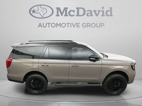 Used 2027 Ford Expedition Tremor w/ Driver's Package AWD/4WD image 41