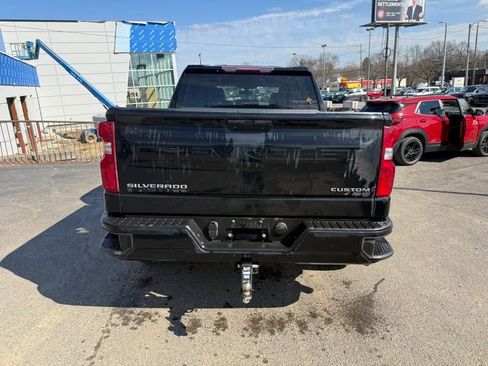 Used 2019 Chevrolet Silverado 1500 Custom w/ Custom Value Package image 6