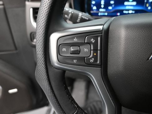 Used 2024 Chevrolet Suburban Z71 w/ Luxury Package image 3