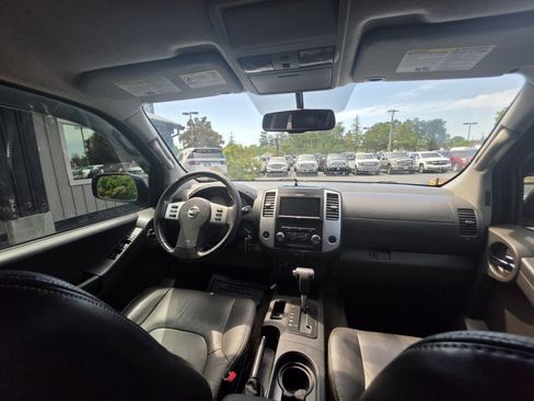 Used 2014 Nissan Xterra PRO-4X w/ Pro-4x Leather Package AWD/4WD image 10