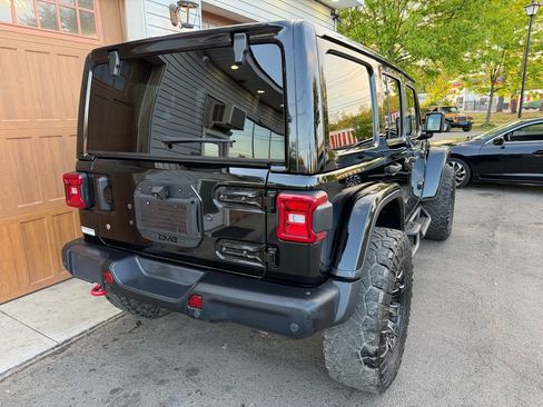 Used 2018 Jeep Wrangler Unlimited Rubicon AWD/4WD image 3