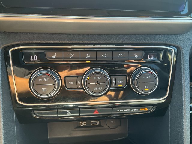 Used 2018 Volkswagen Atlas SEL FWD image 17