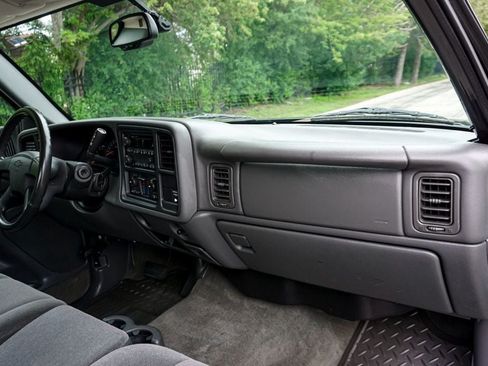 Used 2004 Chevrolet Silverado 2500 LS AWD/4WD image 37