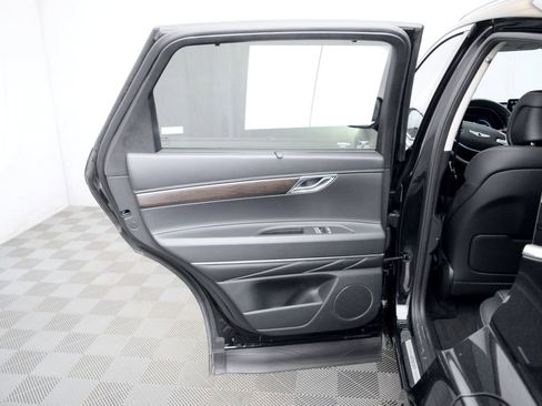 Used 2024 Genesis GV80 2.5T AWD/4WD image 11