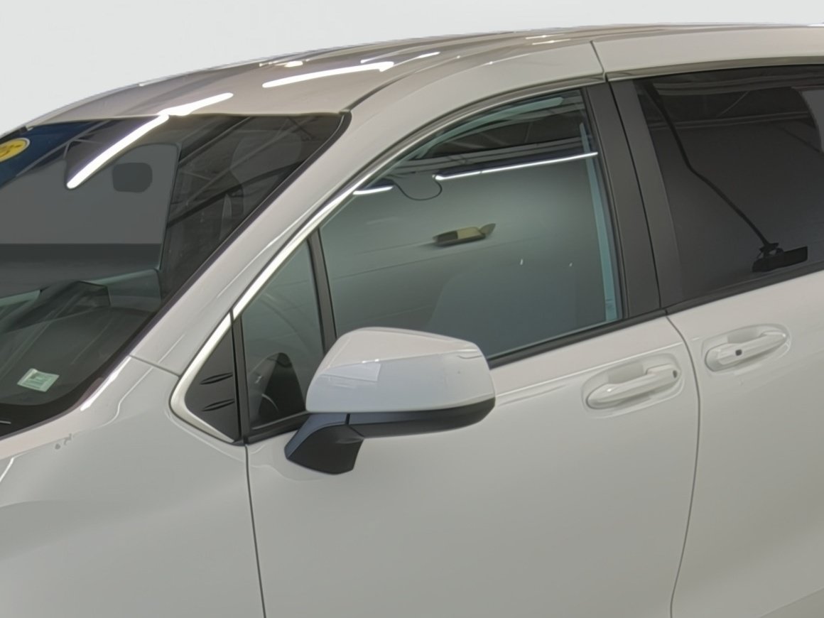 Used 2025 Toyota Sienna LE FWD image 8