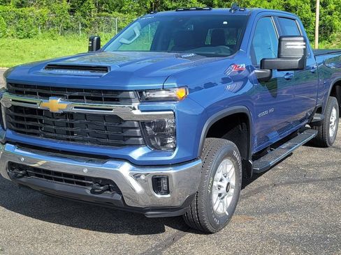 New 2026 Chevrolet Silverado 2500 LT w/ All Star Edition AWD/4WD image 3