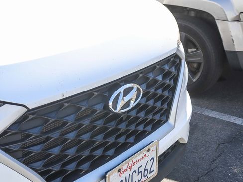 Used 2019 Hyundai Tucson SE image 6