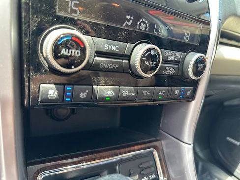 Used 2019 Subaru Ascent Touring AWD/4WD image 23