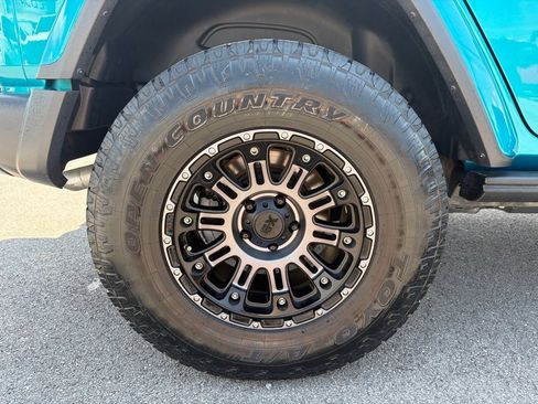 Used 2020 Jeep Wrangler Unlimited Sahara AWD/4WD image 13