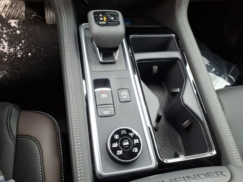 New 2026 Nissan Pathfinder Platinum image 14