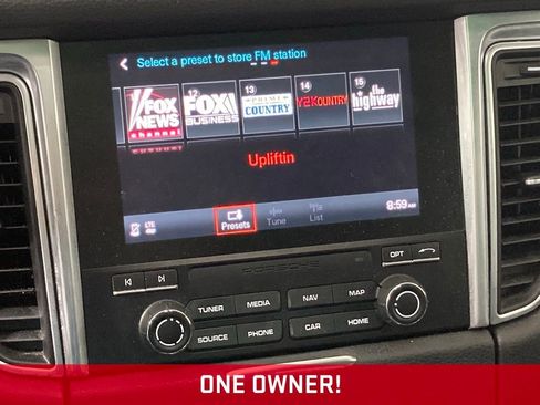 Used 2018 Porsche Macan image 3