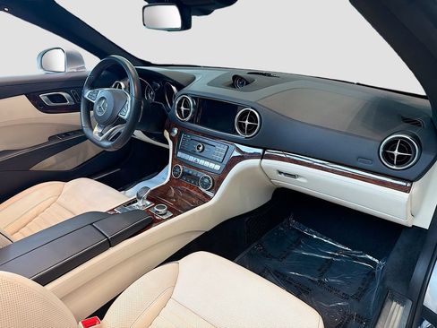 Certified 2020 Mercedes-Benz SL 550 image 24