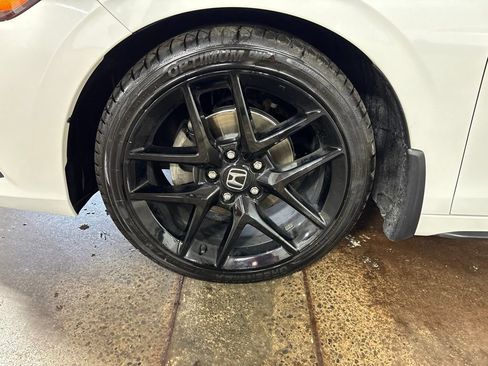 Used 2023 Honda Civic Sport image 9