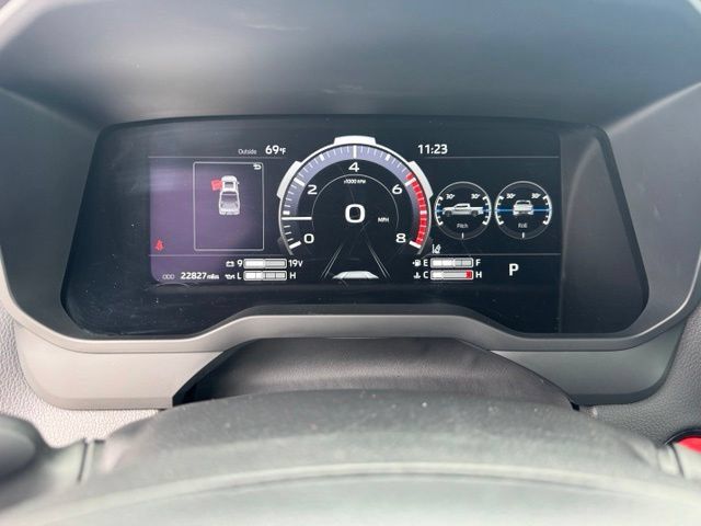 Used 2025 Toyota Tundra Limited w/ TRD Off-Road Package AWD/4WD image 18